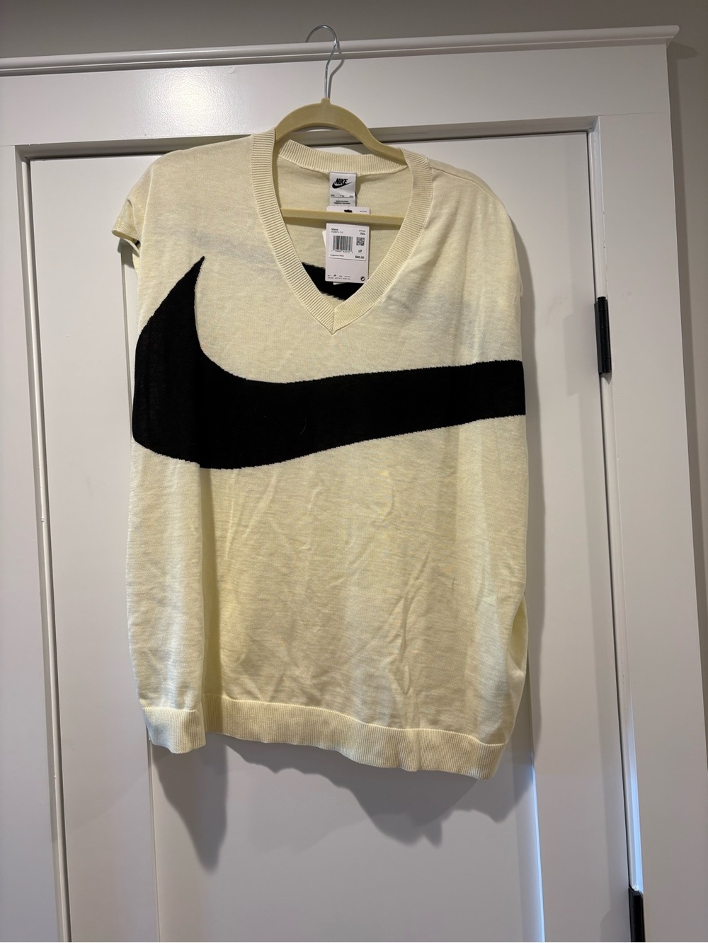 Brand new Nike Cream V-Neck Sweater with Large Black Swoosh size XXL